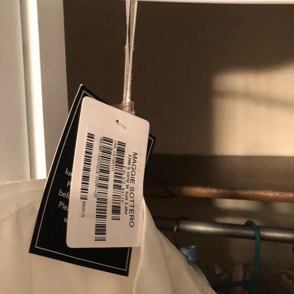 NWT NWA Maggie Sottero “Olea” Wedding Gown size 20 - Picture 5 of 8